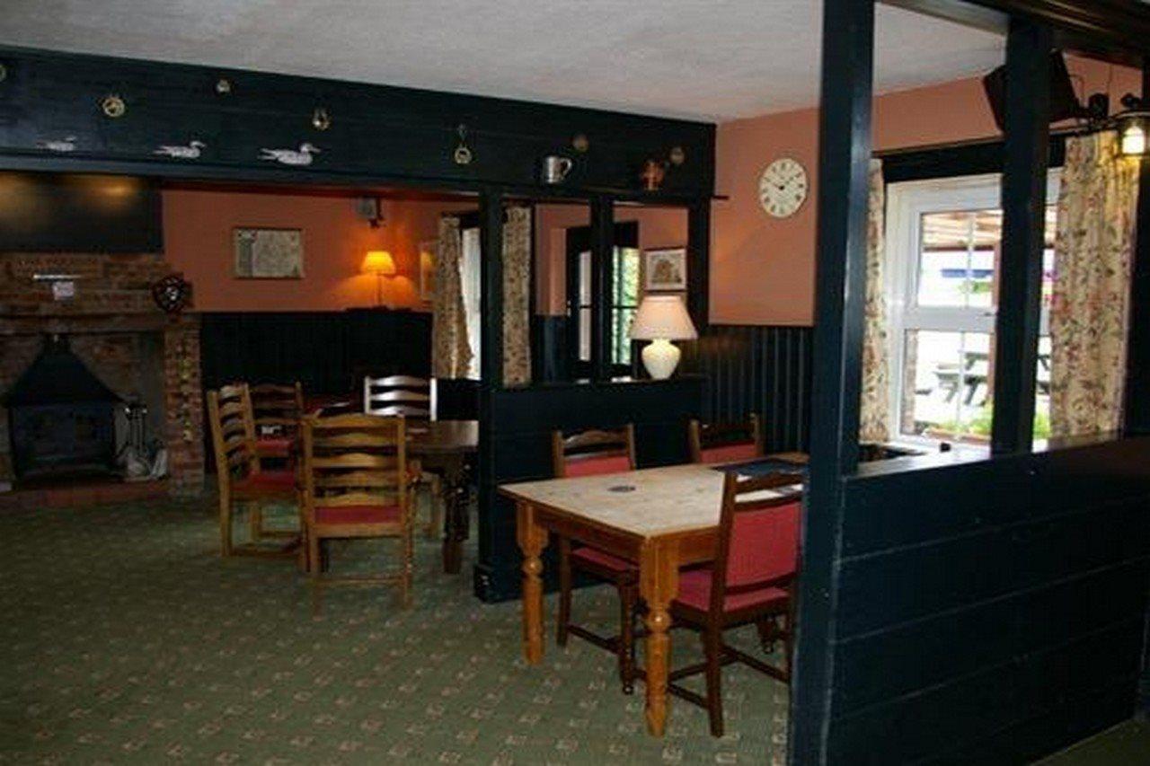 The Foxham Hotel Chippenham  Bagian luar foto