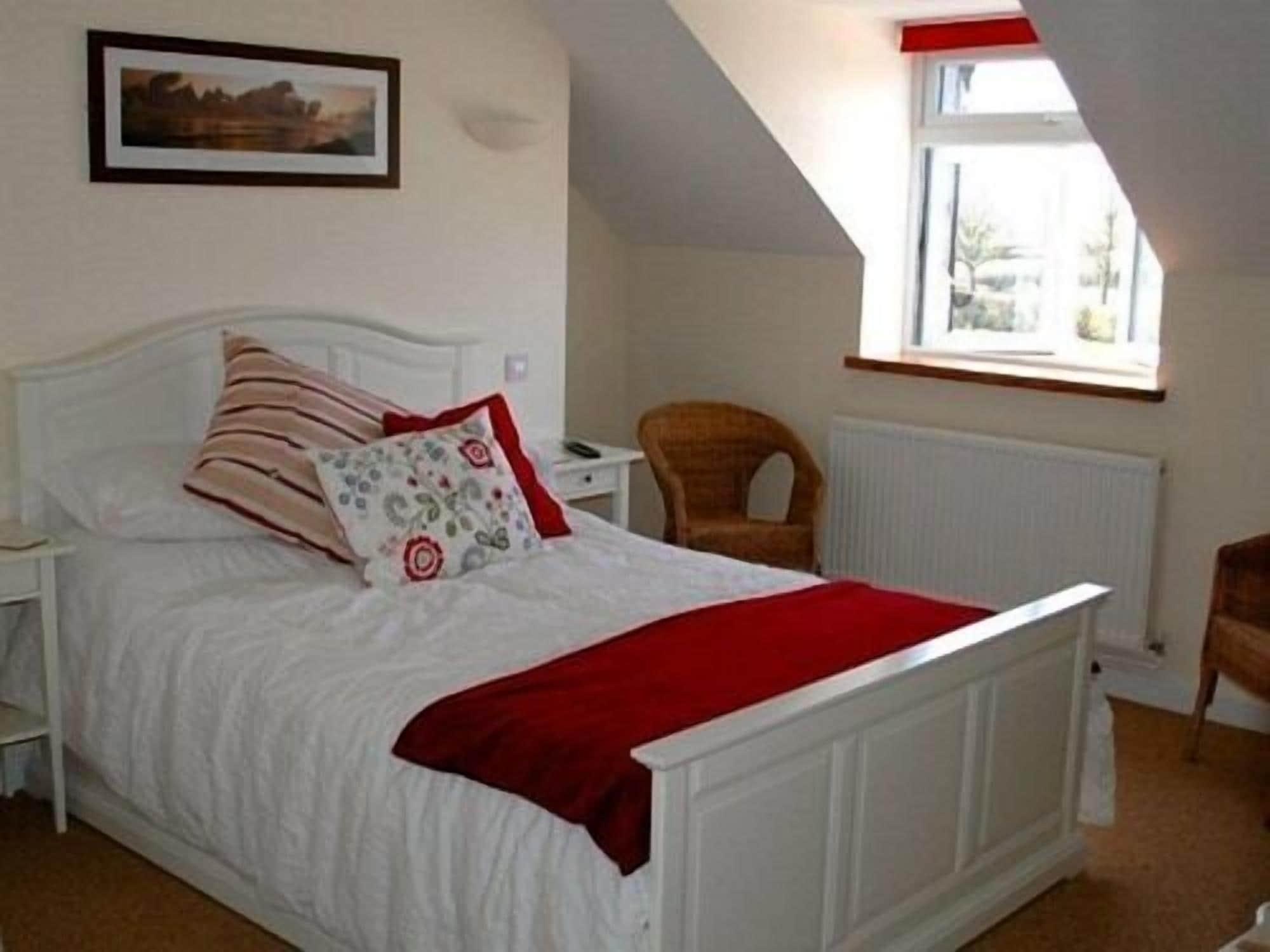 The Foxham Hotel Chippenham  Bagian luar foto